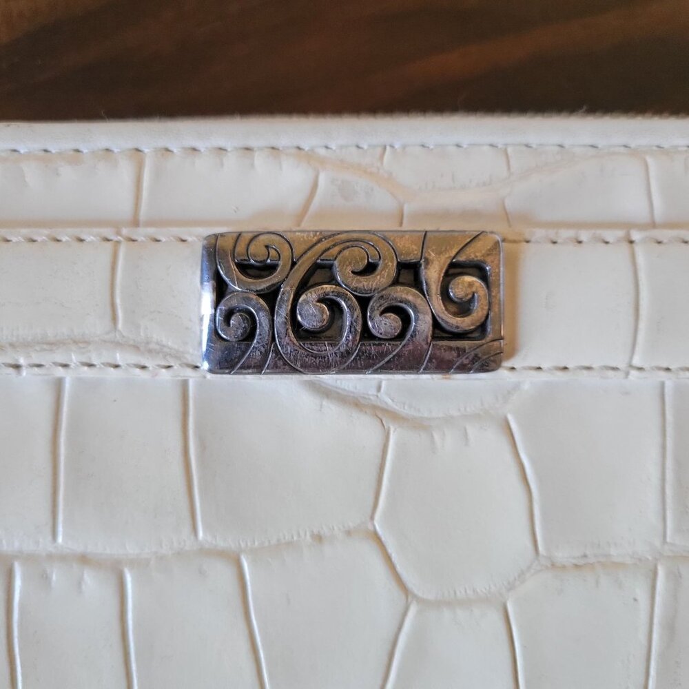 Brighton's Mingle Cream Croc-Embossed Zip-Around Wallet Multiple Card Slots-OS - Picture 9 of 9